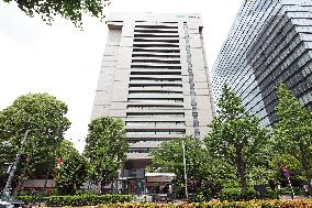 Exterior, logo, and sign of Mitsui Sumitomo Insurance